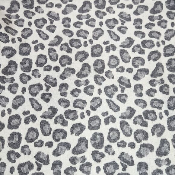Tahari Snow Leopard Mock Neck Sweater - Picture 5 of 7